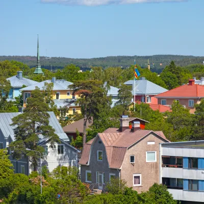 Flygfoto över villaområde i centrala Mariehamn, Åland.